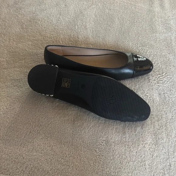 Stuart Weitzman Pearl Flat Woman’s Black leather ballet shoes. Size 8.5 - Picture 4 of 4